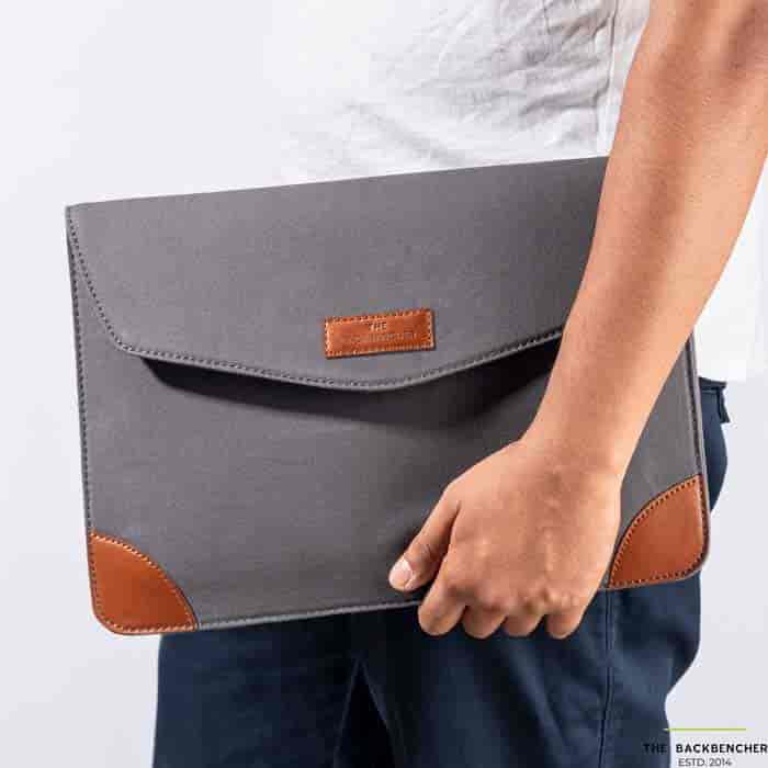 Backbencher �Tbbls05_Grey Retro Laptop Sleeve